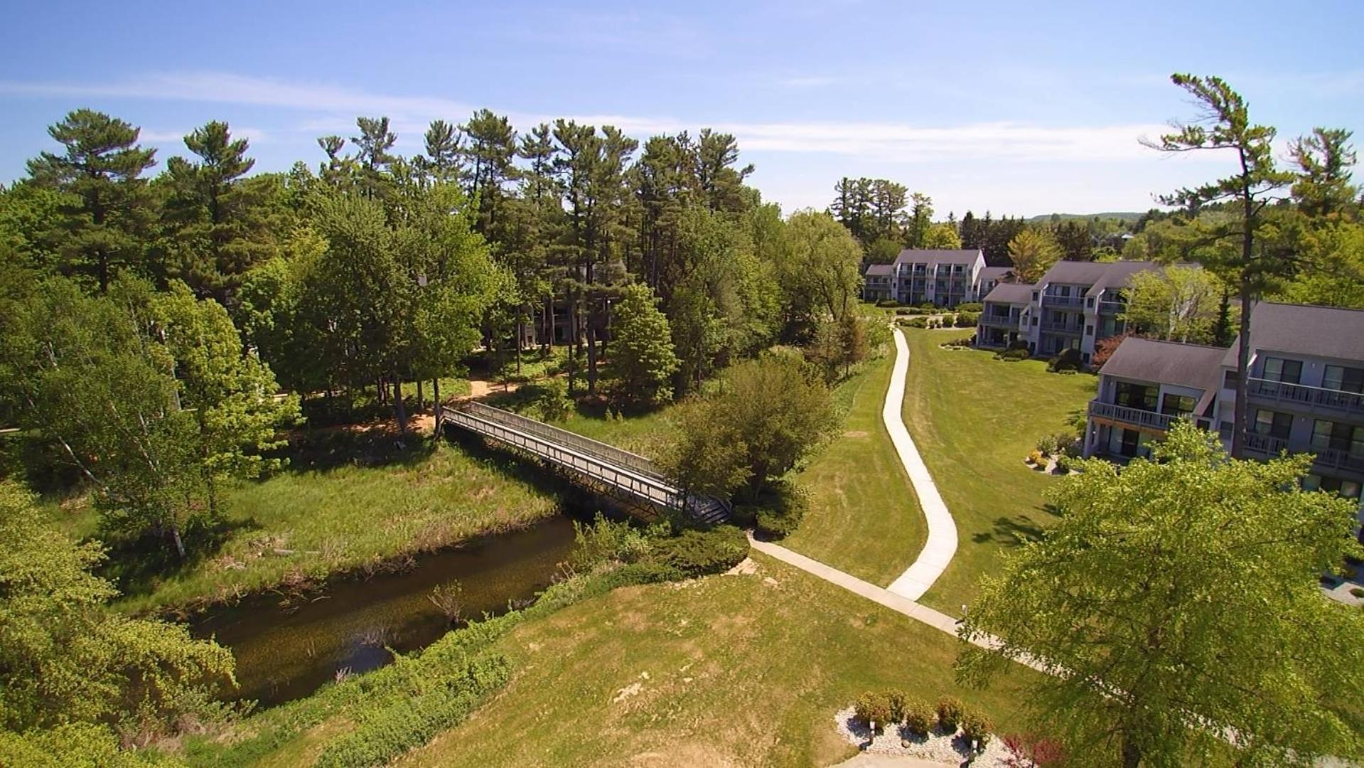 Beautiful Lake View Studio Condo At The Shores Traverse City Bagian luar foto