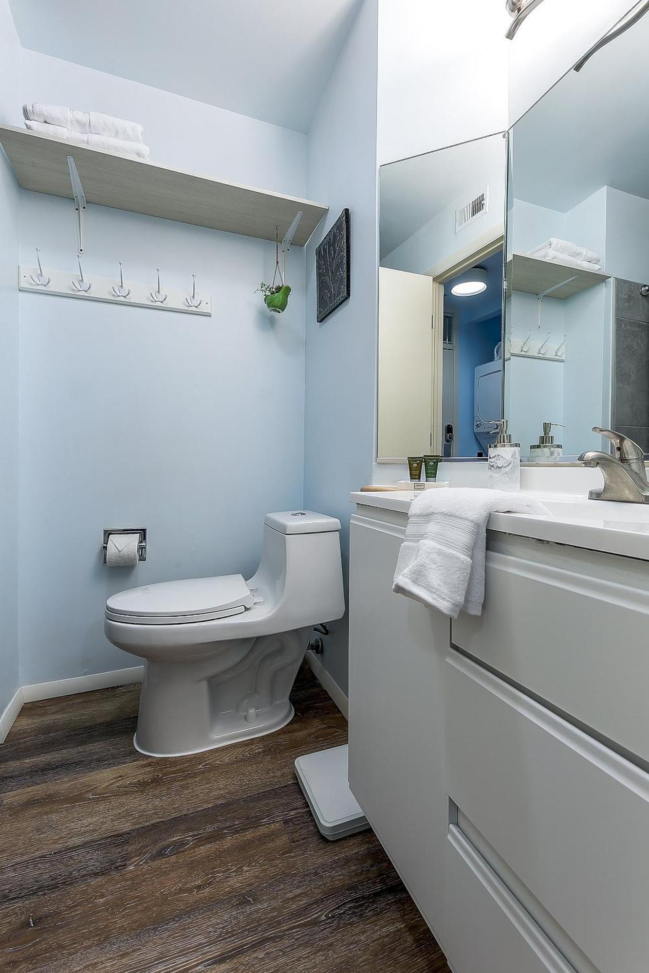 Beautiful Lake View Studio Condo At The Shores Traverse City Bagian luar foto